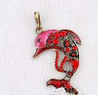 Collier dauphin rouge